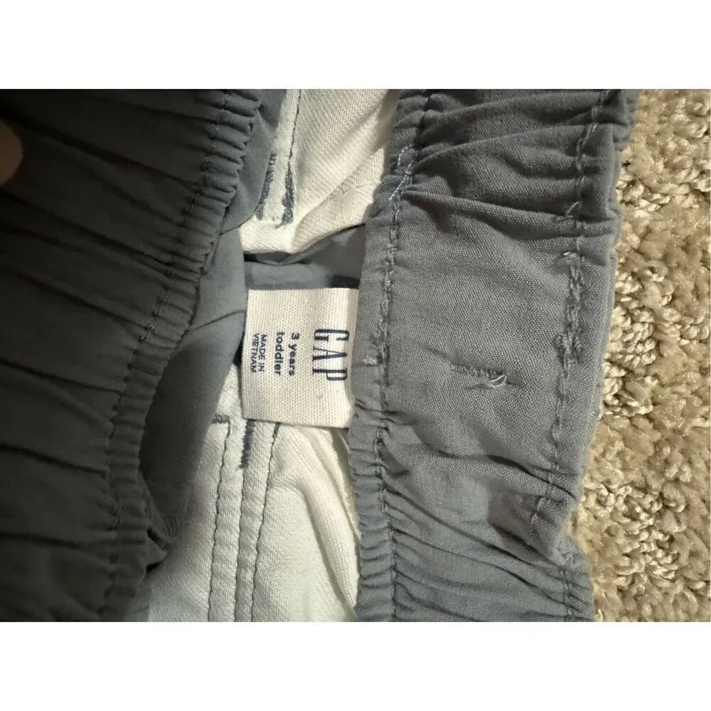 Gap boys 3T hybrid shorts with QuickDry in cool grey. New without tags